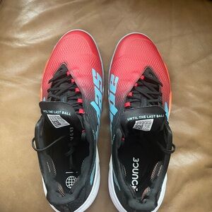 Barricades Adidas Men's Athletic Shoes in, great 
condition, worn once!